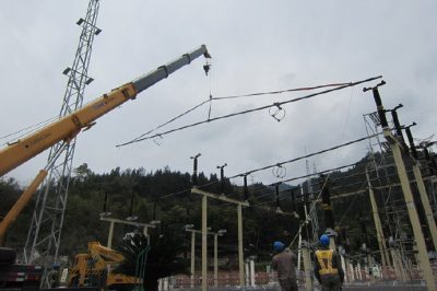 武隆區(qū)供電公司開展220千伏母線更換工程