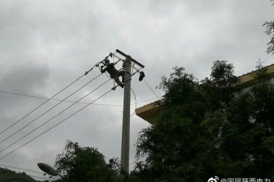 略陽(yáng)電力：加快線路改造 力?？蛻羰嫘挠秒? title=