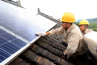 檢查客戶光伏發(fā)電裝置，積極推動分布式電源安全健康發(fā)展