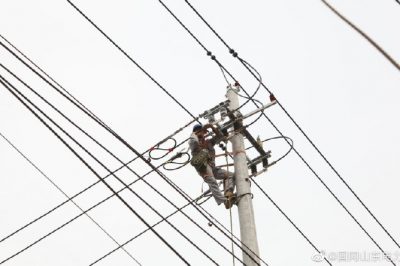 10千伏浮東線、浮北線開展線路升級(jí)改造更換絕緣導(dǎo)線