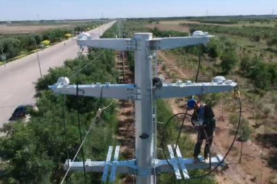 冒著高溫加緊對老舊線路進(jìn)行改造升級