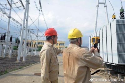 盱眙縣供電公司110千伏梁營變電站進行巡視、測溫