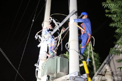 平邑縣供電公司更換高壓電纜、低壓出線等措施進(jìn)行公變重負(fù)荷改造