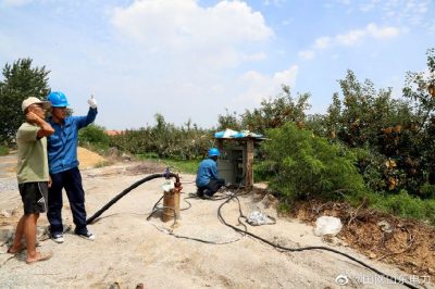 小門家鎮(zhèn)泊李村新上機(jī)井起動柜進(jìn)行測溫及安全檢查