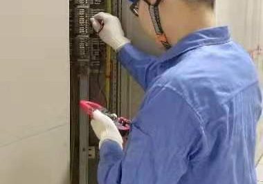 晉州市供電公司220千伏里豐變電站電能表進(jìn)行現(xiàn)場(chǎng)測(cè)量校驗(yàn)