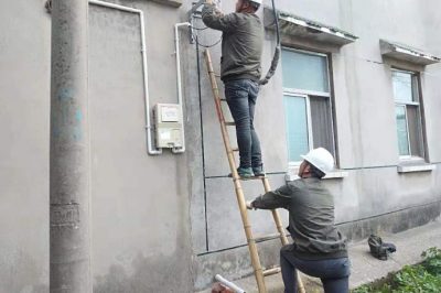 句容供電公司為用戶進行調壓檢修