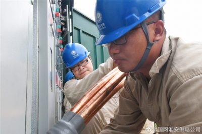 洪澤區(qū)供電公司把10千洪盛線電纜分支箱改造為環(huán)網柜