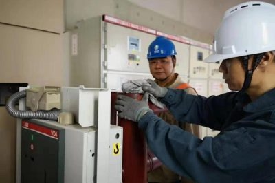110千伏太平門變電站維保消缺兩條重要保電線路的間隔開(kāi)關(guān)