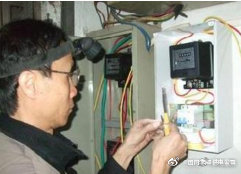 安裝的刀閘必須使用相應(yīng)標(biāo)準(zhǔn)的保險(xiǎn)絲