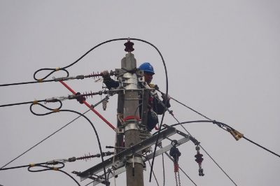 10千伏赤坂線(xiàn)向陽(yáng)峪支線(xiàn)進(jìn)行絕緣化改造施工