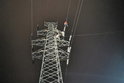 2020年首發(fā)“搶?xiě)?zhàn)”110kV輸電線(xiàn)路