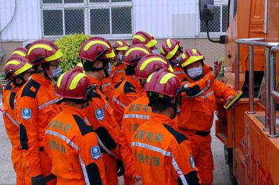 國網(wǎng)福建電力應(yīng)急救援基干分隊開展防汛應(yīng)急演練