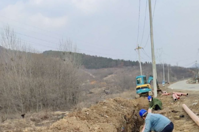 環(huán)山公路乳山段供電線路搬遷改造工程施工