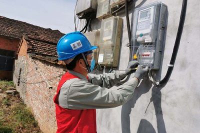 ‘電’亮扶貧車(chē)間  助推脫貧攻堅(jiān)主題活動(dòng)