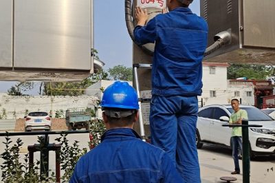 電力線路桿號牌作用大，缺牌線路桿號帶上“身份證”