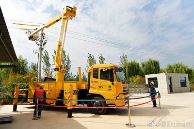 對10千伏鎮(zhèn)北線58號桿處開關開展帶電接火作業(yè)