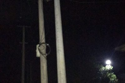 國(guó)網(wǎng)藍(lán)山供電公司晚上利用用電高峰期進(jìn)行安全夜巡工作