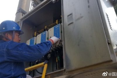 對(duì)漳頭村商戶集中區(qū)域低壓線路、臺(tái)區(qū)配變等進(jìn)行排查消缺