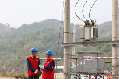 對(duì)10千伏大盤石511線路展開隱患排查