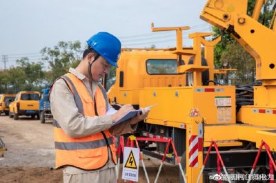 完成10千伏藍(lán)霞線、10千伏秣吉線等三條線路的桿線下地工作