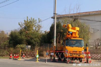 對10千伏神江124線027西25和27號桿進行更換開關及搭頭工作