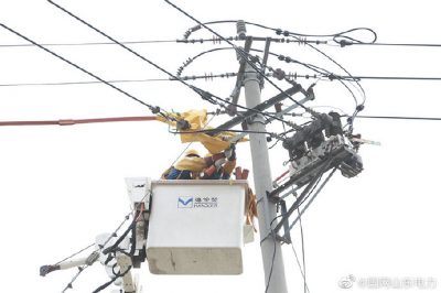 帶電接火智能開關(guān)??提高電網(wǎng)智能水平