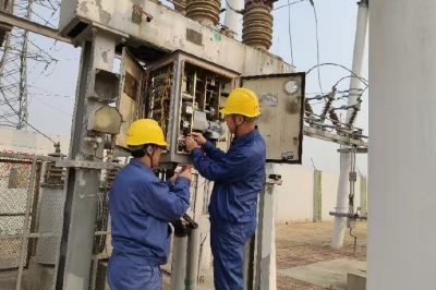 在110千伏王瞳站對301斷路器的加熱器進行檢查