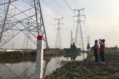 針對(duì)線路通道周邊的建設(shè)施工、秋收作業(yè)等開(kāi)展安全檢查