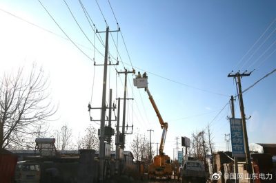 對10千伏孫五線14號桿帶電T接引流線