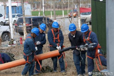 對范縣110千伏義和站10千伏和10號Ⅰ、和11號Ⅱ金堤西線進(jìn)行組塔架線工作