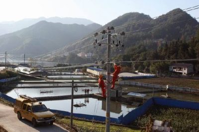 上門為魚庫檢查用電安全、供電線路、自備發(fā)電機(jī)等設(shè)備