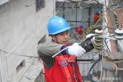 國網(wǎng)休寧縣供電公司為扶貧項目新建的民宿裝表接電