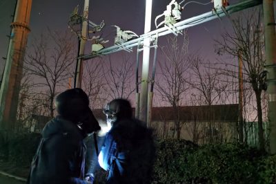 對轄區(qū)內(nèi)的線路、設(shè)備進行夜間高負荷時段紅外測溫工作