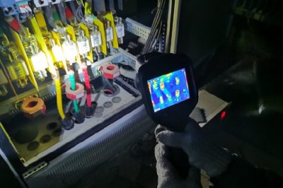 電力設(shè)備巡視測溫 節(jié)日守護(hù)萬家燈火